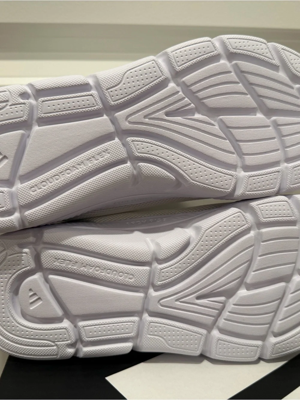 adidas Women’s Cloudfoam Flex Lightweight White and Light Gray Sneakers